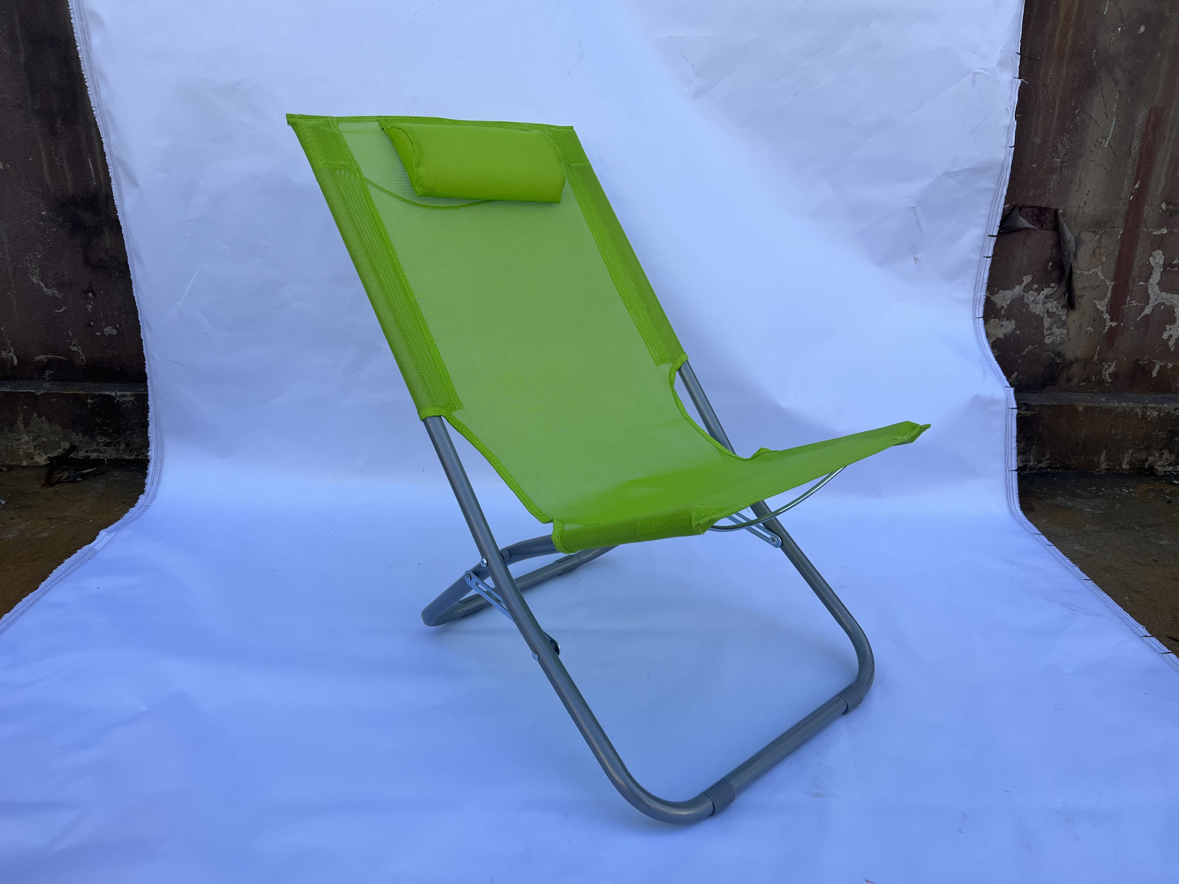 Adjustable Lay Flat Lounge Beach Chair